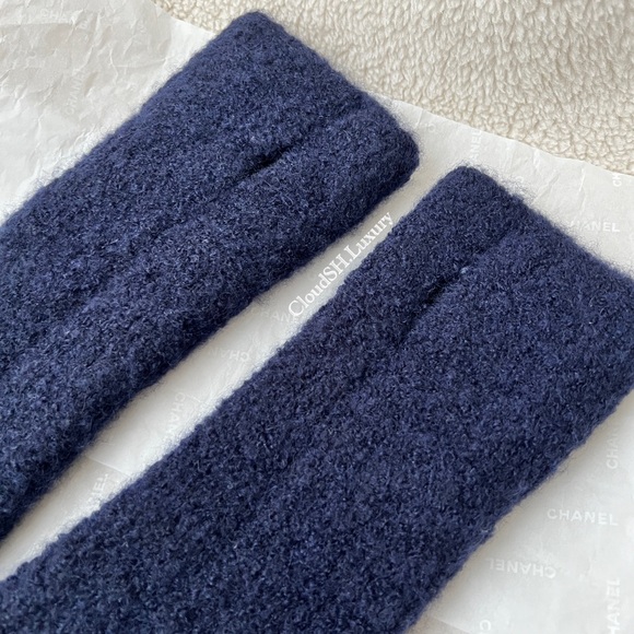 Auth Chanel Classic CC Logo Dark Navy Wool Knit Fingerless Gloves - Excellent - Picture 4 of 9